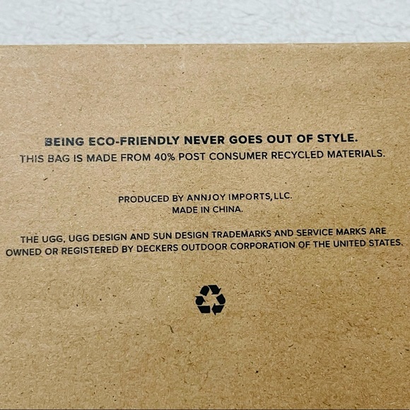 Brand New UGG Signature Medium Paper Shopping Bag In Beige 15.25” X 12.7 X 6.5” - Picture 3 of 7